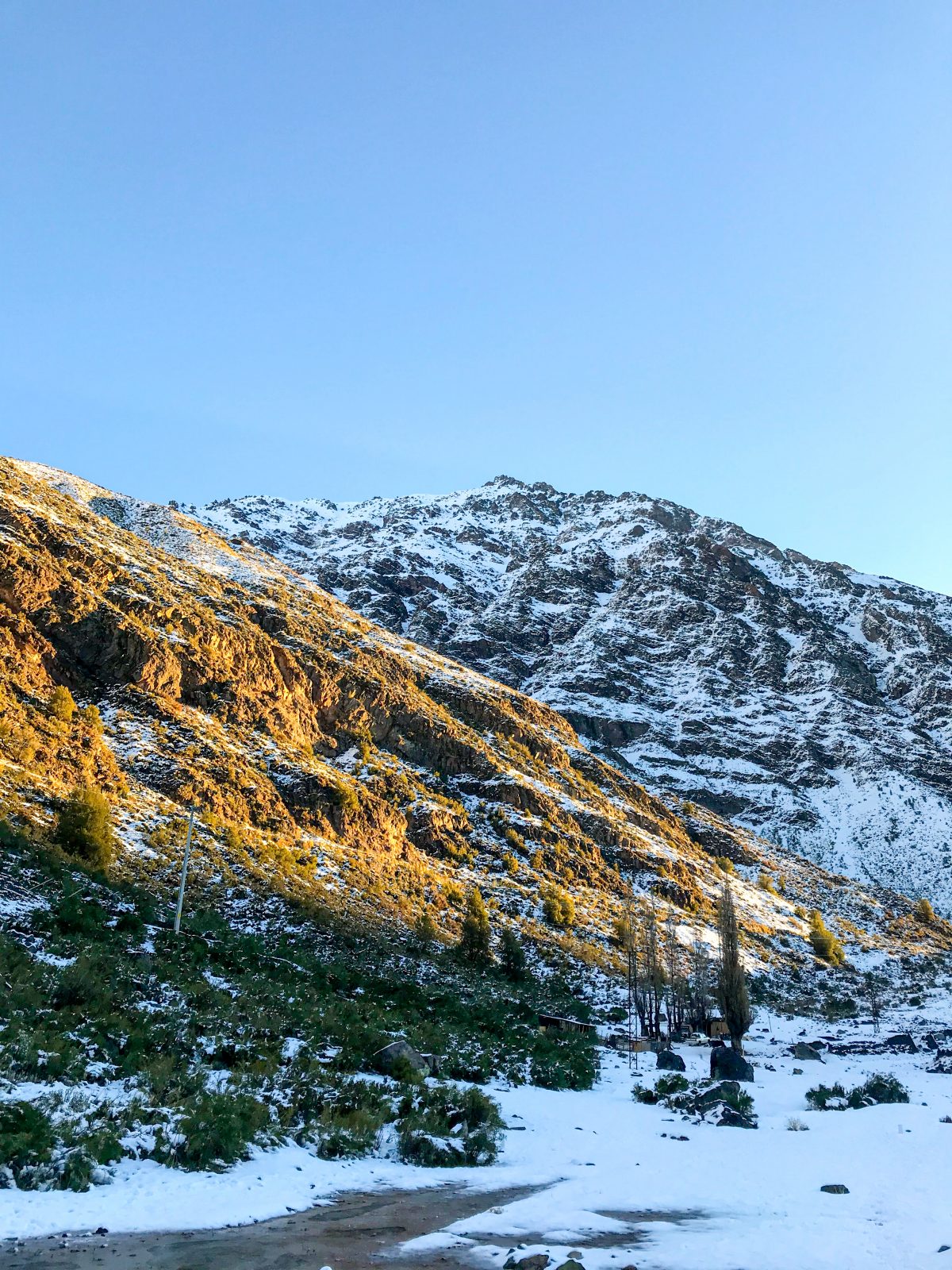 Montañas nevadas en invierno en Valle Colina IMG_2391